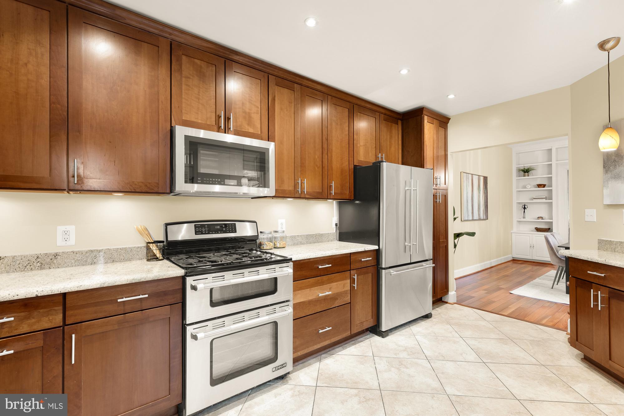 1915 Calvert Street Northwest Washington, DC 20009 - Photo 34 of 41