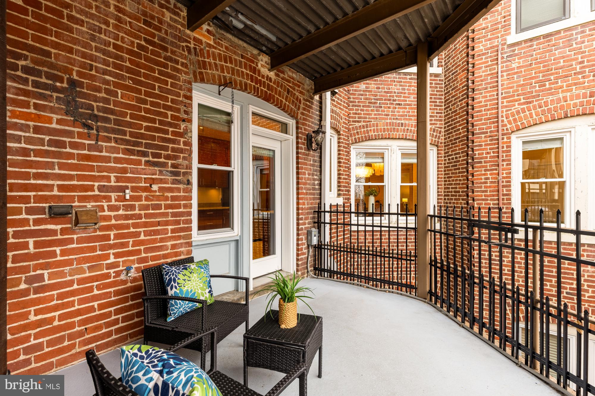 1915 Calvert Street Northwest Washington, DC 20009 - Photo 38 of 41