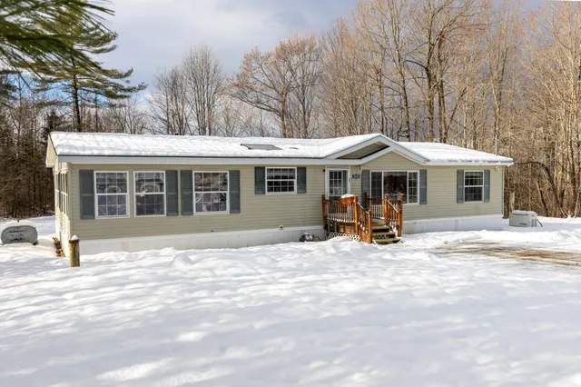 $289,000 | 3036 Ohio Street, Glenburn, ME 04401
