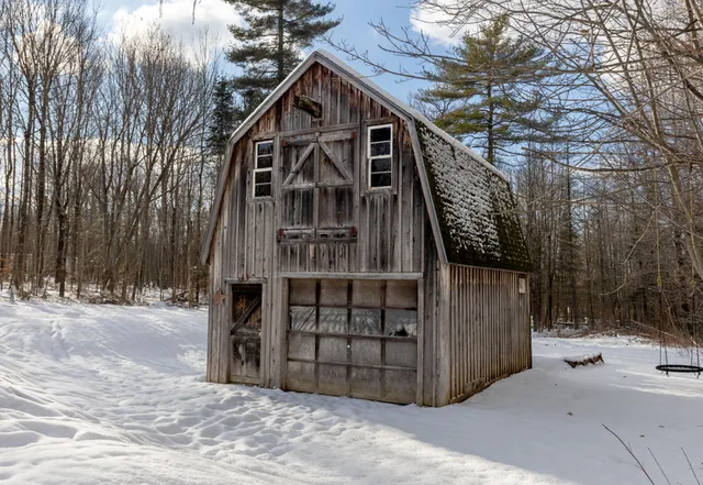 $289,000 | 3036 Ohio Street, Glenburn, ME 04401