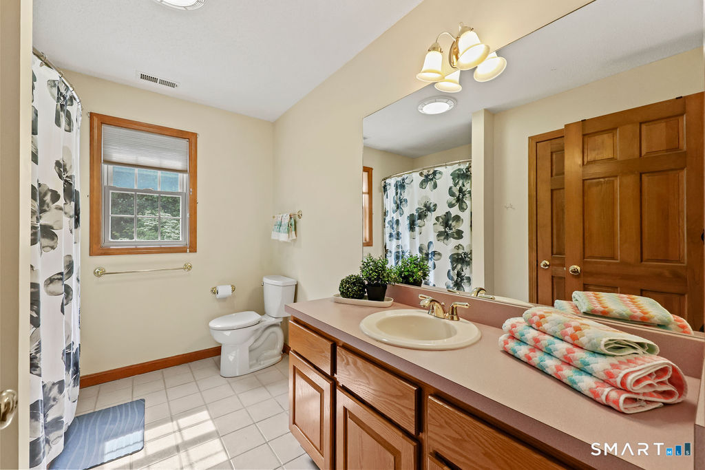 209 Lancaster Way Cheshire, CT 06410 - Photo 28 of 40
