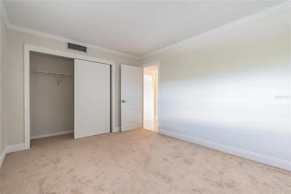 $2,100 | 13618 Greenfield Drive, Unit 305, Tampa, FL 33618