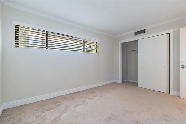 $2,100 | 13618 Greenfield Drive, Unit 305, Tampa, FL 33618