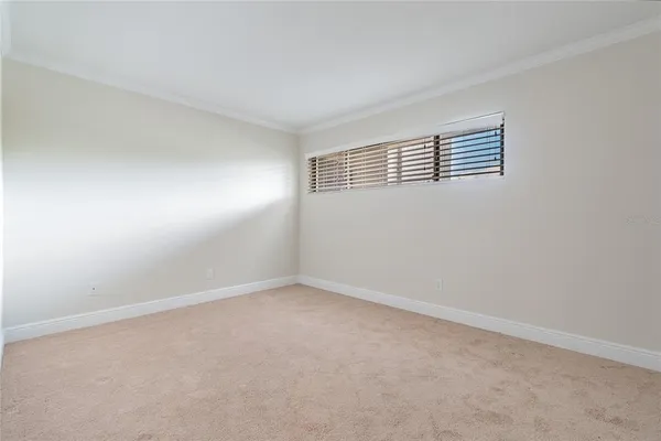 $2,100 | 13618 Greenfield Drive, Unit 305, Tampa, FL 33618