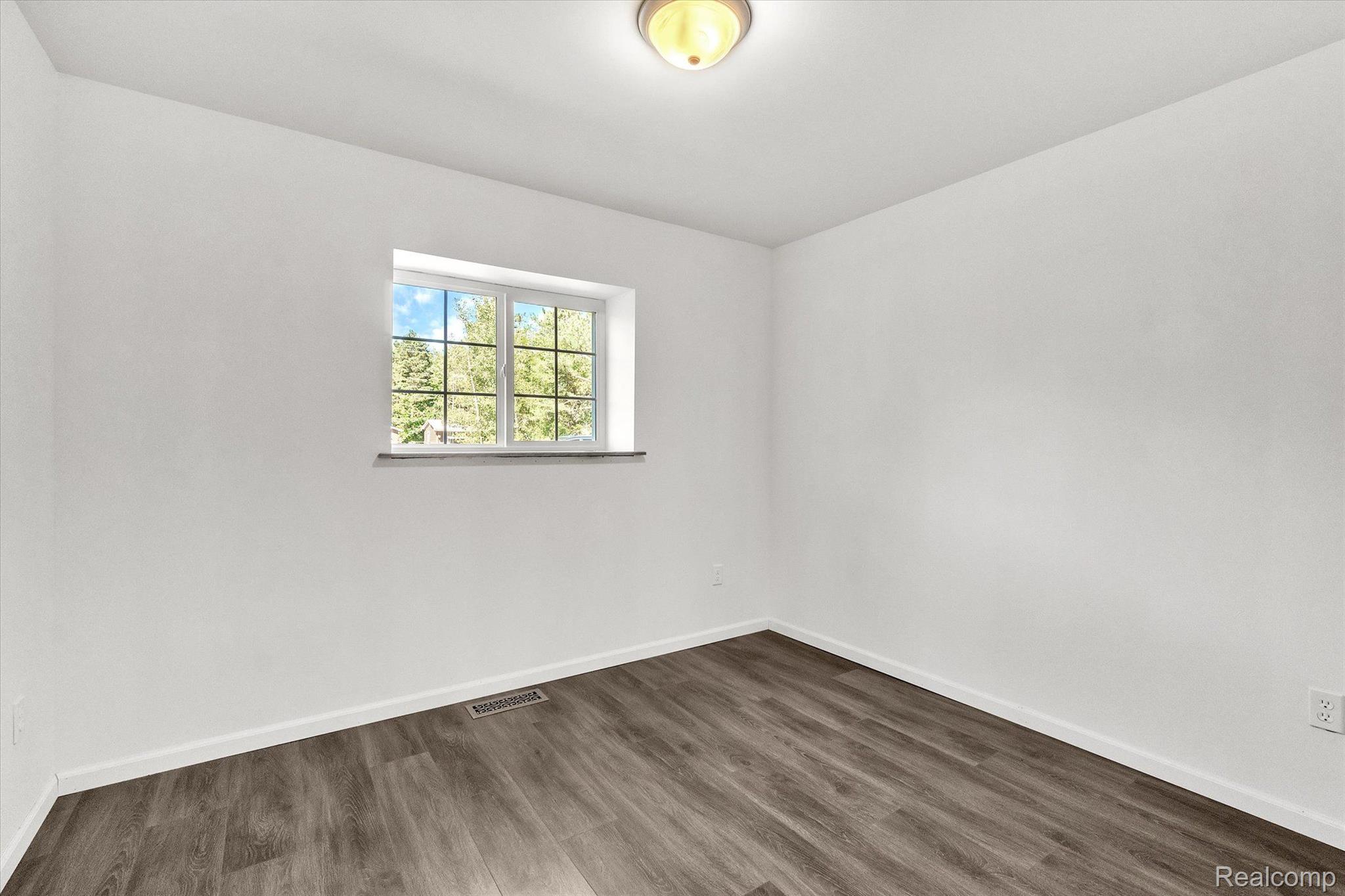 5967 Murphy Lake Road Millington, MI 48746 - Photo 12 of 28 Gallery Image 12