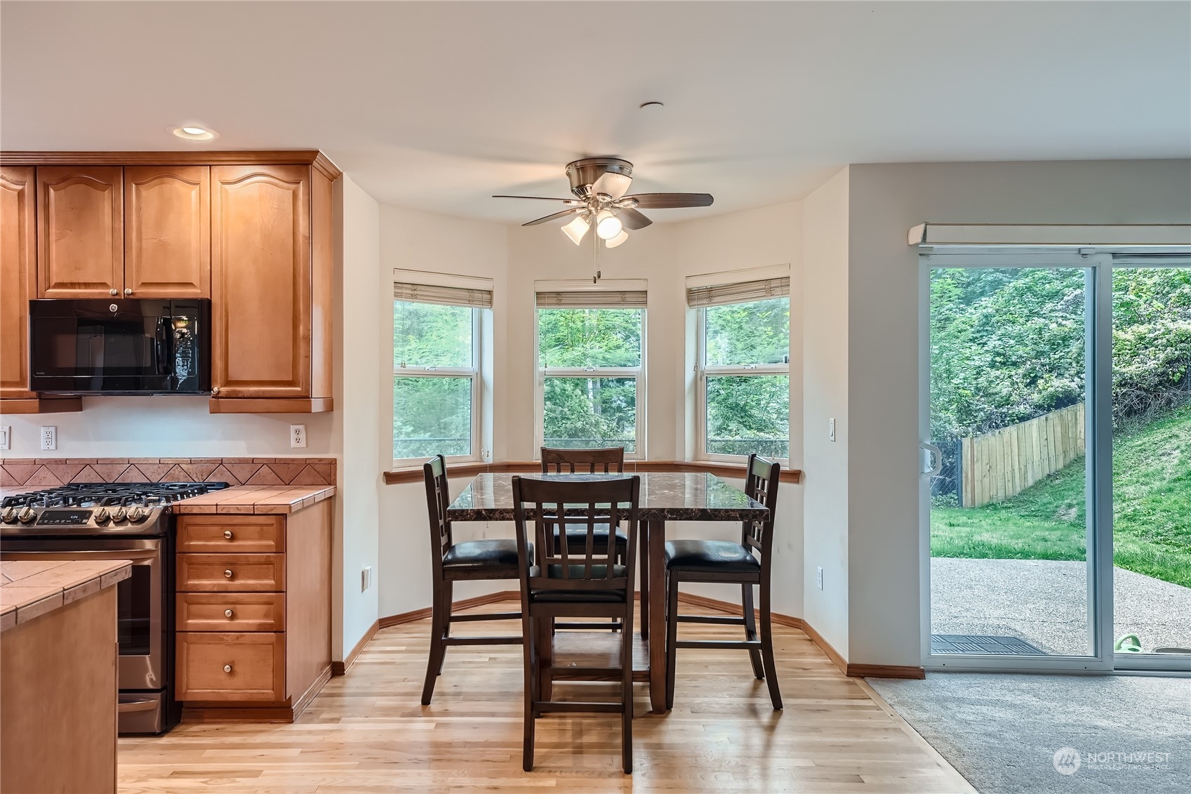 201 Lind Avenue Northwest Renton, WA 98057 - Photo 11 of 34 Gallery Image 11