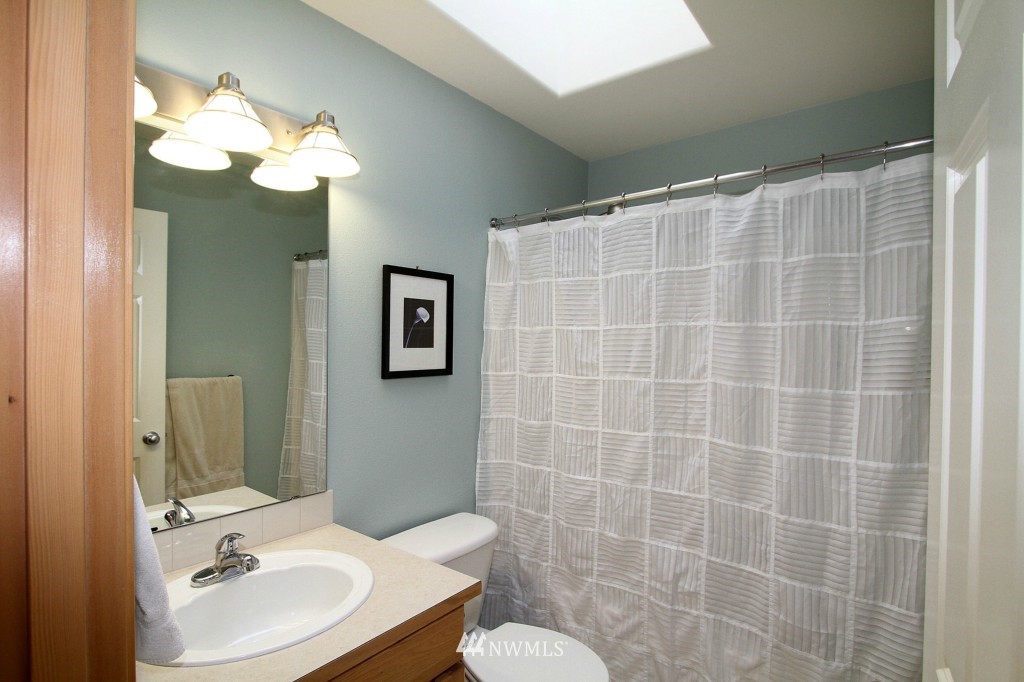 8921 Northeast 176th Street Bothell, WA 98011 - Photo 12 of 17 Gallery Image 12