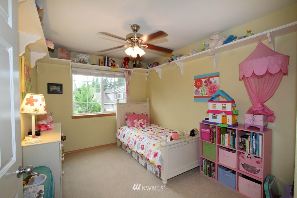 8921 Northeast 176th Street Bothell, WA 98011 - Photo 13 of 17 Gallery Image 13