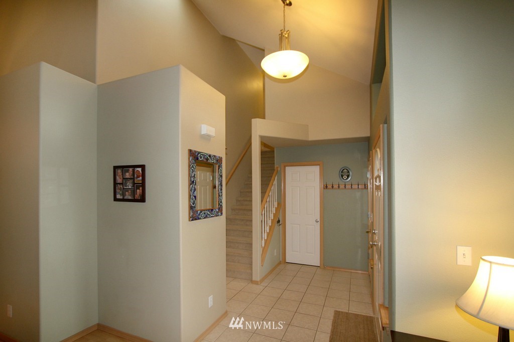 8921 Northeast 176th Street Bothell, WA 98011 - Photo 3 of 17 Gallery Image 3