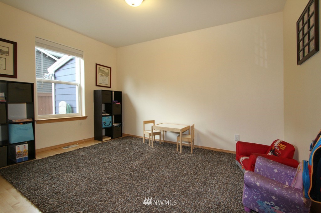 8921 Northeast 176th Street Bothell, WA 98011 - Photo 8 of 17 Gallery Image 8
