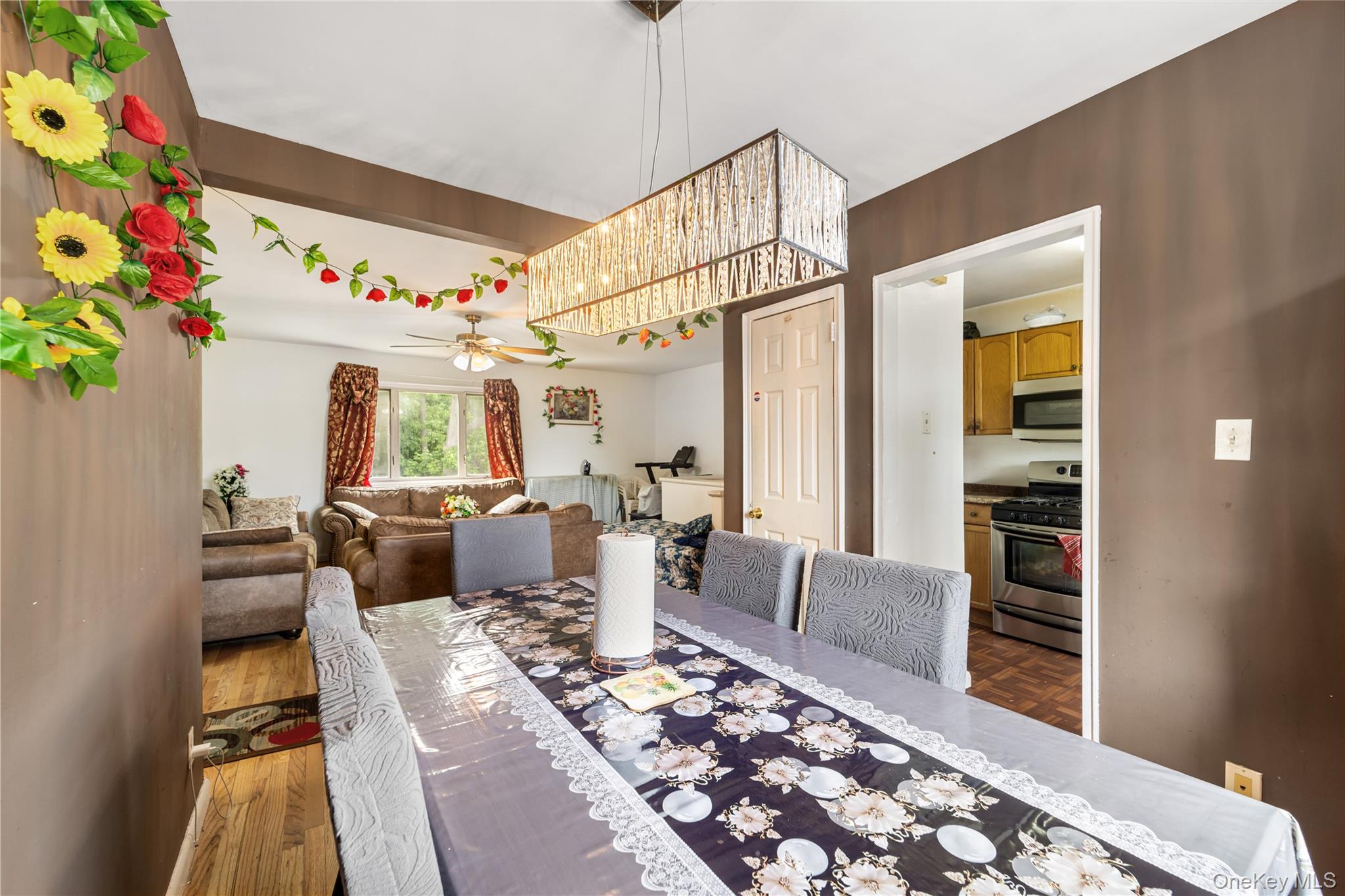 225-08 Stronghurst Avenue, Unit UPPR Queens, NY 11427 - Photo 5 of 15