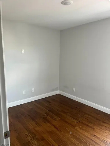 $2,600 | 253 Pine Street, Elizabeth Port, NJ 07206