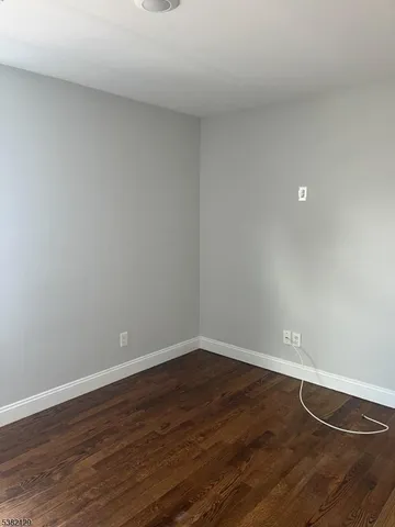 $2,600 | 253 Pine Street, Elizabeth Port, NJ 07206