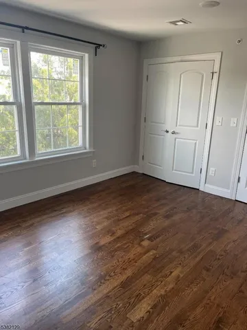 $2,600 | 253 Pine Street, Elizabeth Port, NJ 07206