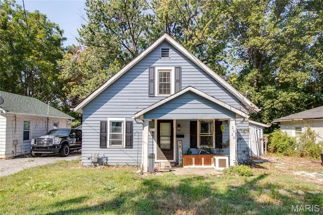 $80,000 | 2020 Country Club Drive, Alton, IL 62002