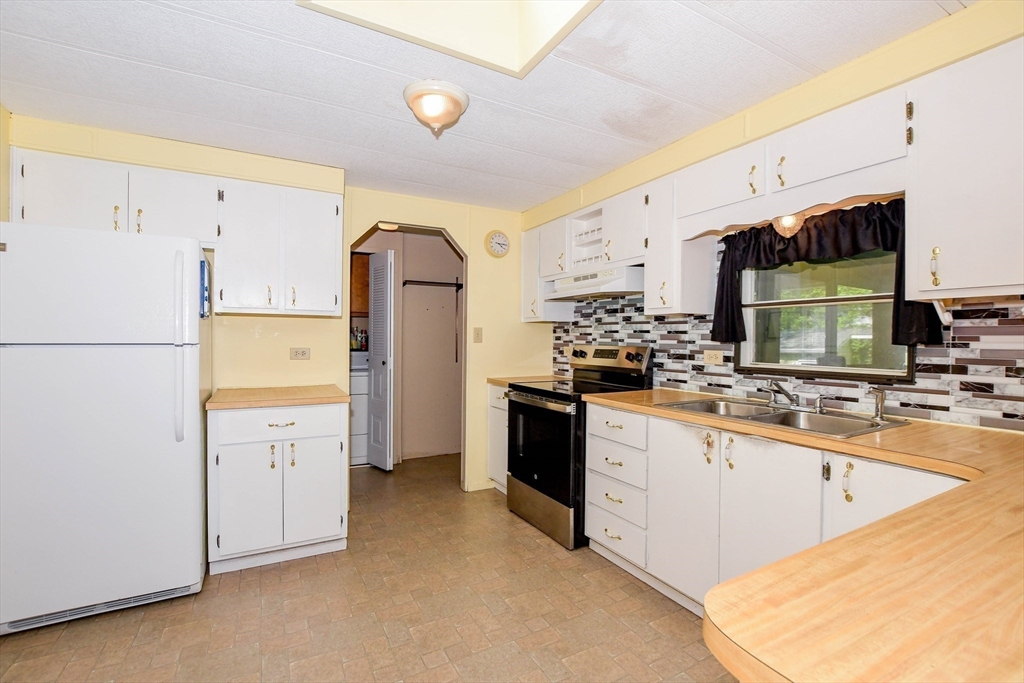 64 Solitude Way Wareham, MA 02576 - Photo 17 of 40