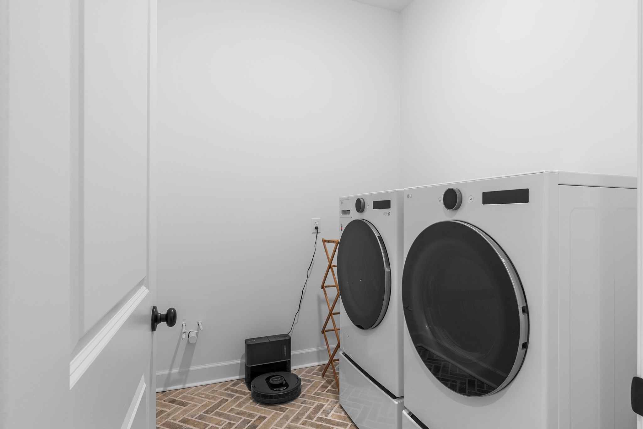 7440 Atwater Circle Fairview, TN 37062 - Photo 10 of 43 a utility room with dryer and washer