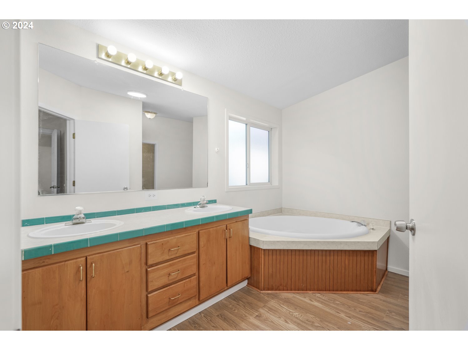 1300 South Silver Lake Road Castle Rock, WA 98611 - Photo 14 of 31 Gallery Image 14