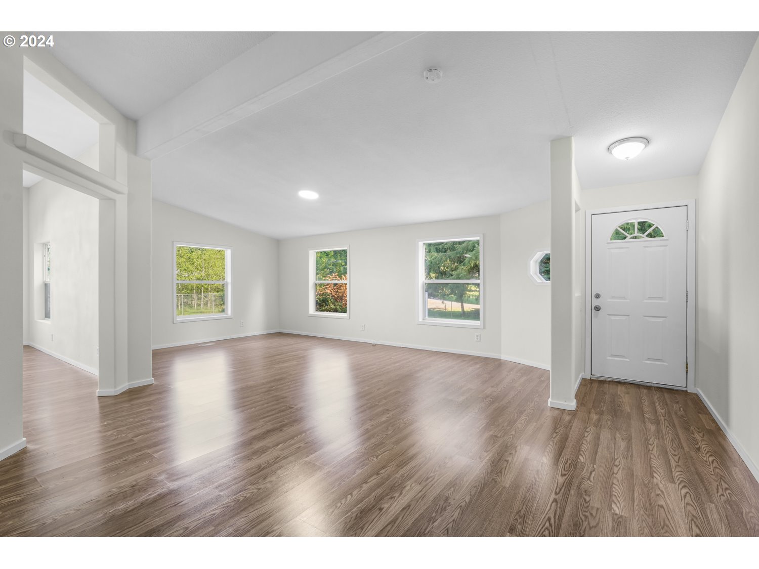 1300 South Silver Lake Road Castle Rock, WA 98611 - Photo 4 of 31 Gallery Image 4