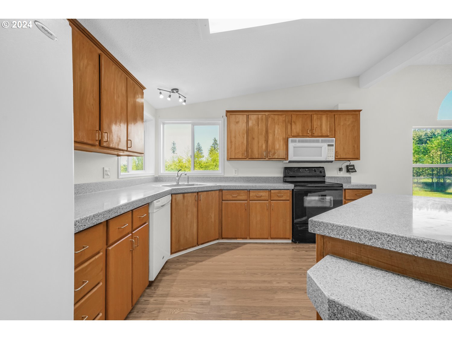 1300 South Silver Lake Road Castle Rock, WA 98611 - Photo 8 of 31 Gallery Image 8