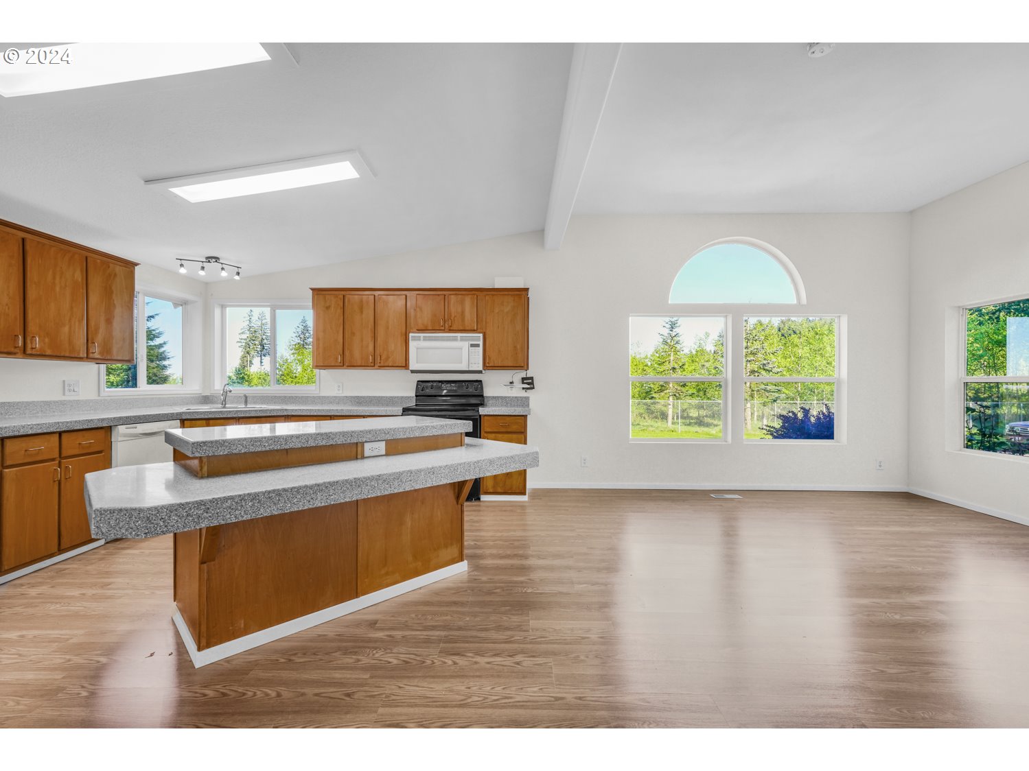 1300 South Silver Lake Road Castle Rock, WA 98611 - Photo 10 of 31 Gallery Image 10