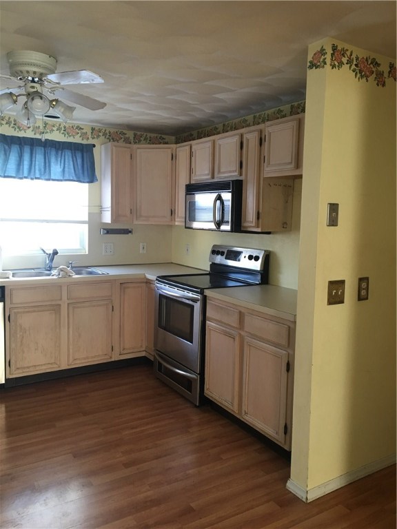 46 Hamilton Road Cranston, RI 02910 - Photo 5 of 24 Gallery Image 5