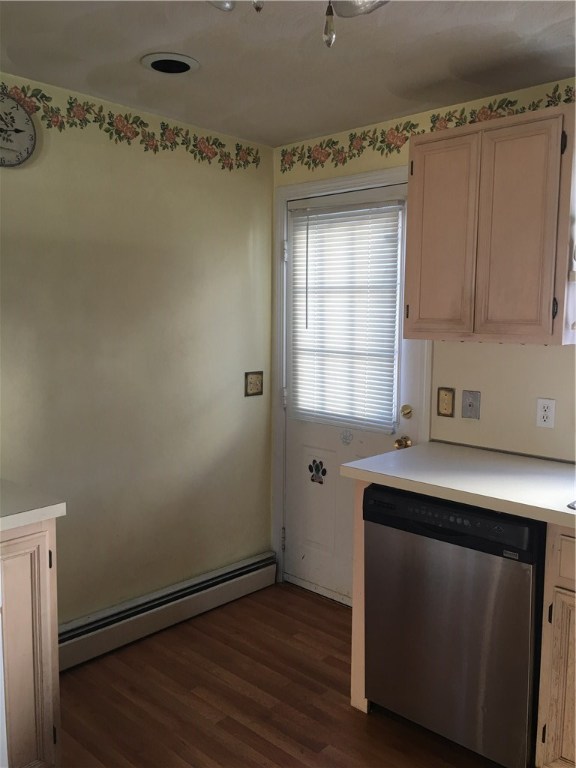 46 Hamilton Road Cranston, RI 02910 - Photo 6 of 24 Gallery Image 6