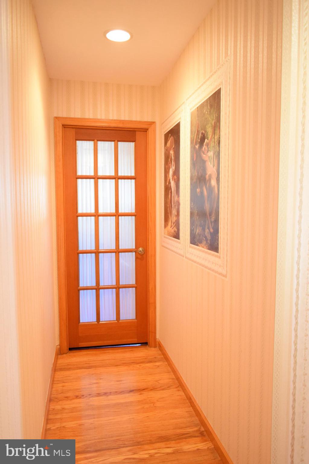 1008 Tomlinson Road Philadelphia, PA 19116 - Photo 13 of 40 Hallway to Bedroom 2