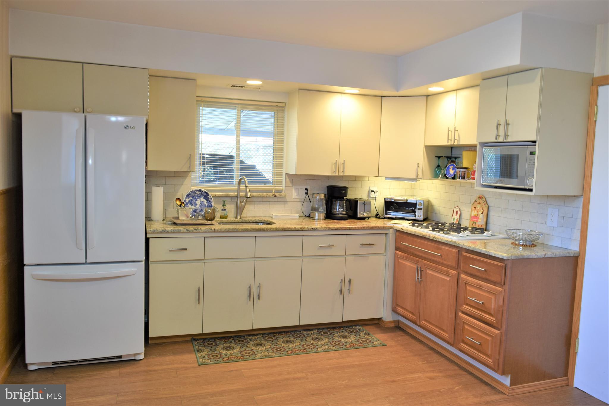 1008 Tomlinson Road Philadelphia, PA 19116 - Photo 23 of 40 Kitchen