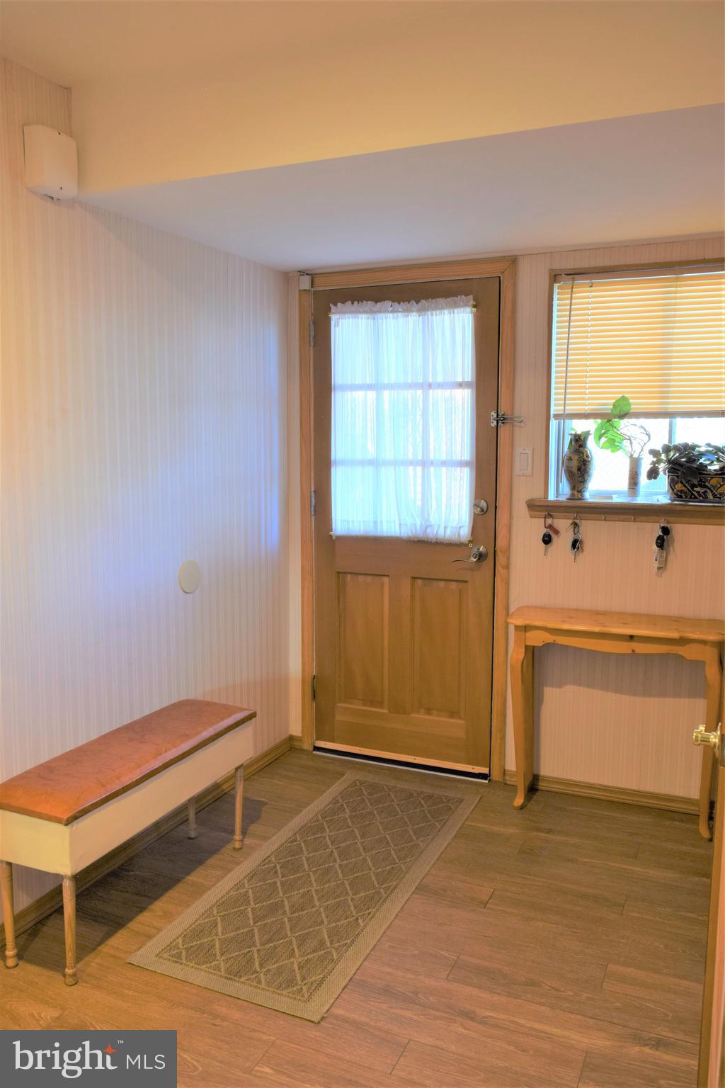 1008 Tomlinson Road Philadelphia, PA 19116 - Photo 25 of 40 Mudroom / Side entrance