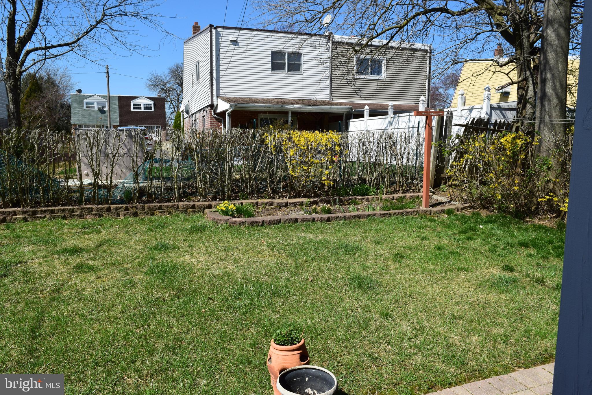 1008 Tomlinson Road Philadelphia, PA 19116 - Photo 38 of 40 Backyard