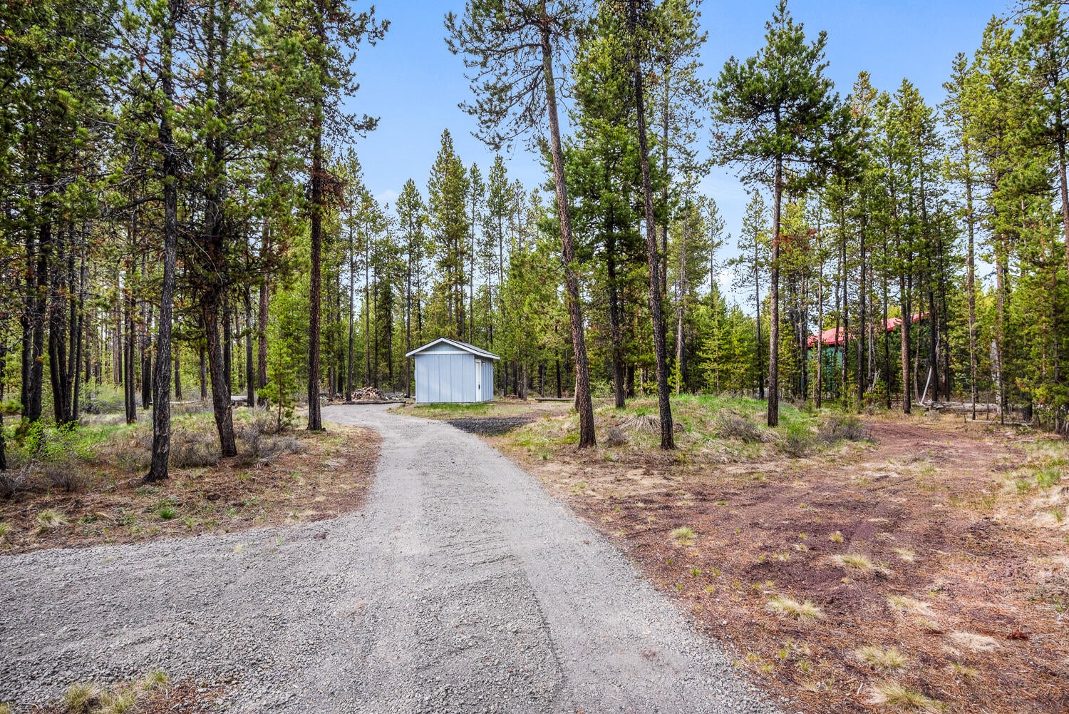 17060 Fontana Road Bend, OR 97707 - Photo 7 of 15 OReilly_20240501_4_309097_72ppi