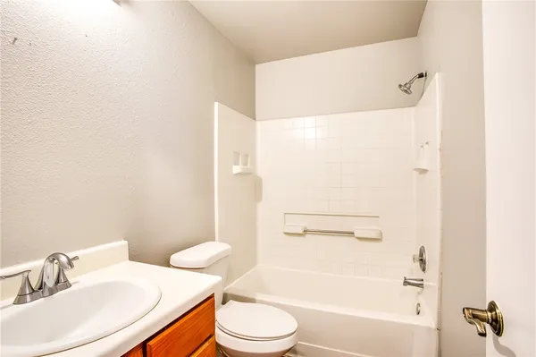 $1,685 | 412 Ballentine Court, Hutto, TX 78634