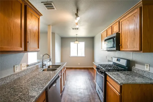 $1,685 | 412 Ballentine Court, Hutto, TX 78634