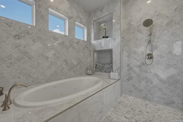 $1,350,000 | 1356 Bordeaux Lane, New Braunfels, TX 78132