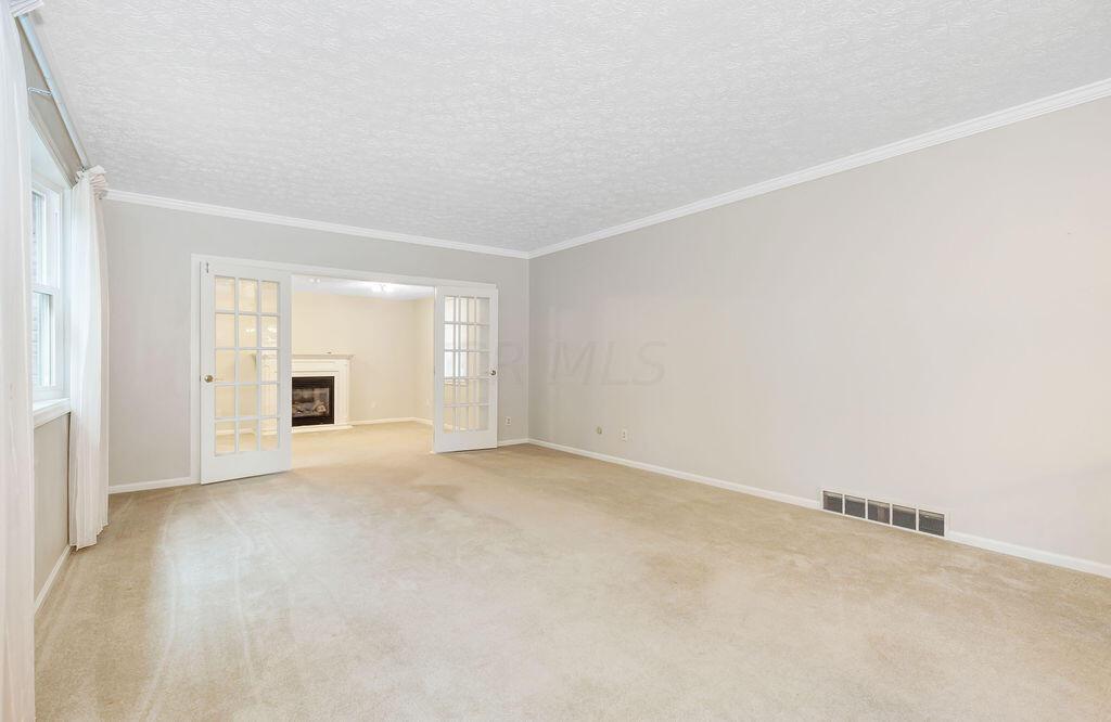 649 Old Farm Road Columbus, OH 43213 - Photo 36 of 83 35-FamilyRoom