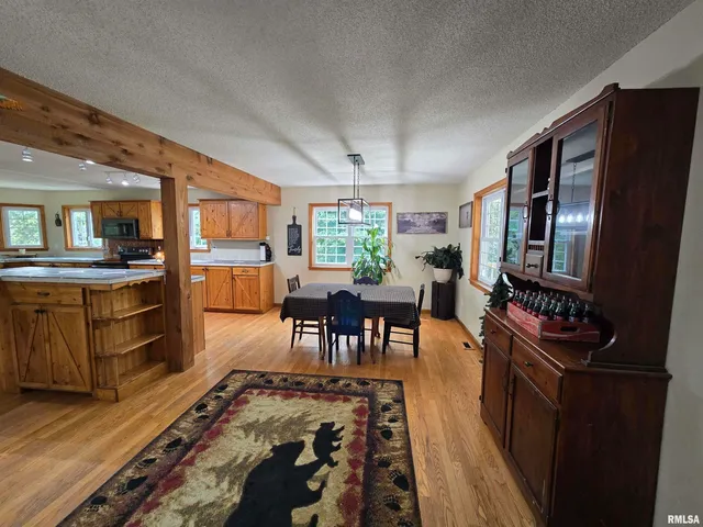 $390,000 | 21885 North Tea Rose Lane, Texico, IL 62889