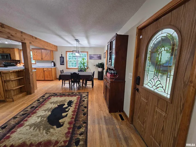 $390,000 | 21885 North Tea Rose Lane, Texico, IL 62889