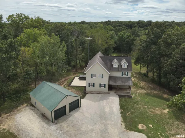 $390,000 | 21885 North Tea Rose Lane, Texico, IL 62889