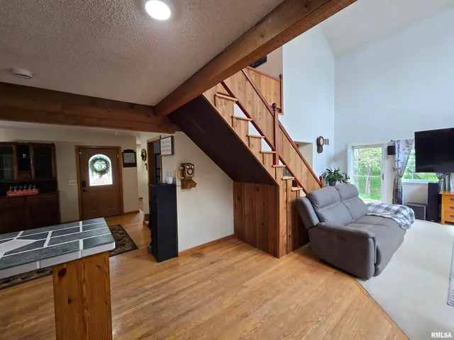 $390,000 | 21885 North Tea Rose Lane, Texico, IL 62889