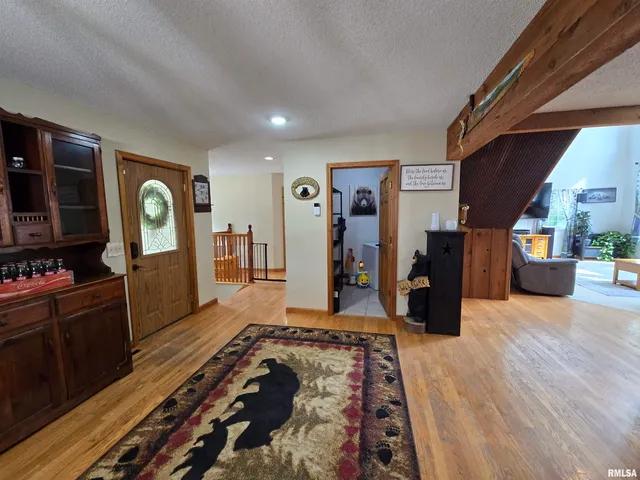 $390,000 | 21885 North Tea Rose Lane, Texico, IL 62889