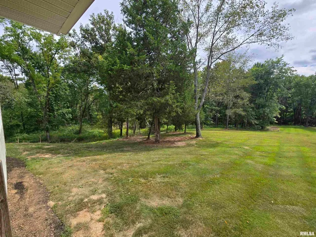 $390,000 | 21885 North Tea Rose Lane, Texico, IL 62889