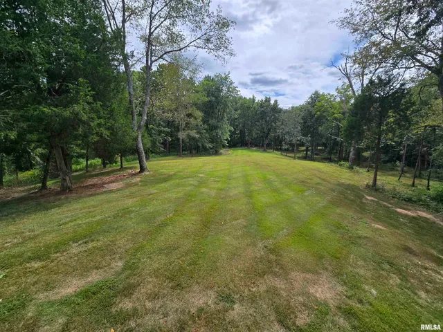 $390,000 | 21885 North Tea Rose Lane, Texico, IL 62889