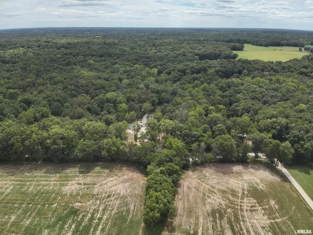 $390,000 | 21885 North Tea Rose Lane, Texico, IL 62889