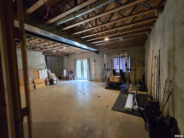 $390,000 | 21885 North Tea Rose Lane, Texico, IL 62889