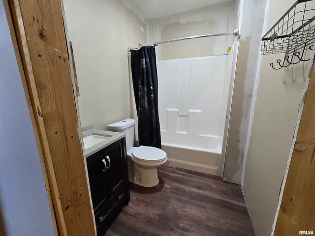 $390,000 | 21885 North Tea Rose Lane, Texico, IL 62889