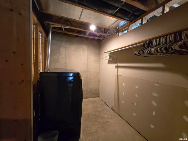 $390,000 | 21885 North Tea Rose Lane, Texico, IL 62889