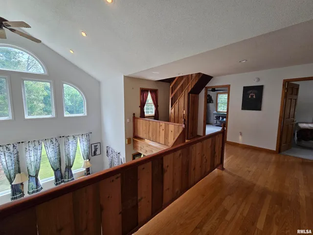 $390,000 | 21885 North Tea Rose Lane, Texico, IL 62889