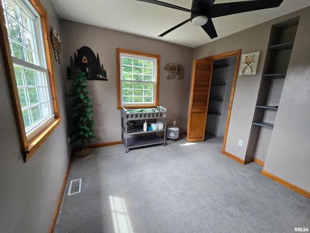 $390,000 | 21885 North Tea Rose Lane, Texico, IL 62889