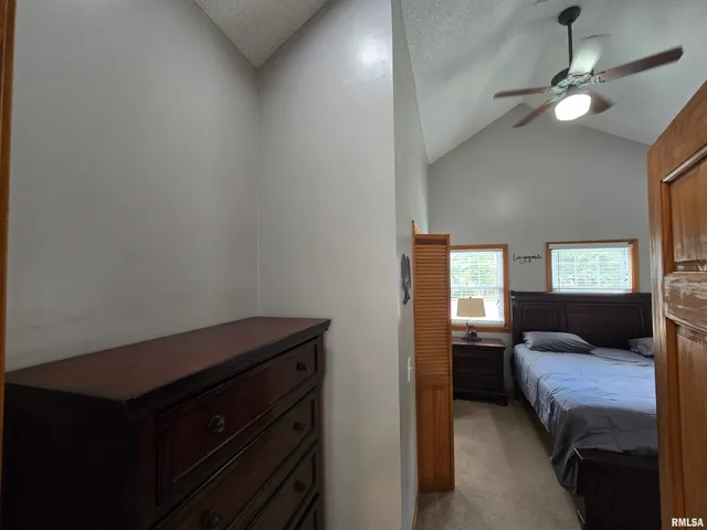 $390,000 | 21885 North Tea Rose Lane, Texico, IL 62889